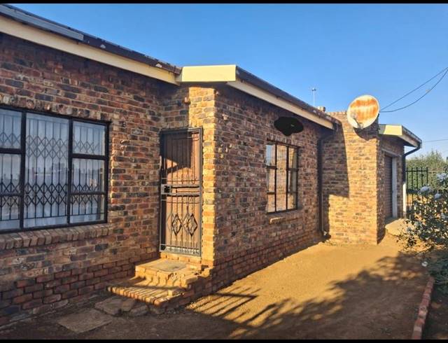2 BEDROOM HOUSE FOR SALE IN MANGAUNG